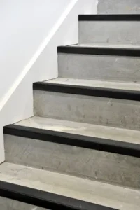 concrete-stairs-with-pvc-edging-nosing